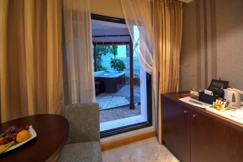 Dubai Marine Beach Resort & Spa, фото 16